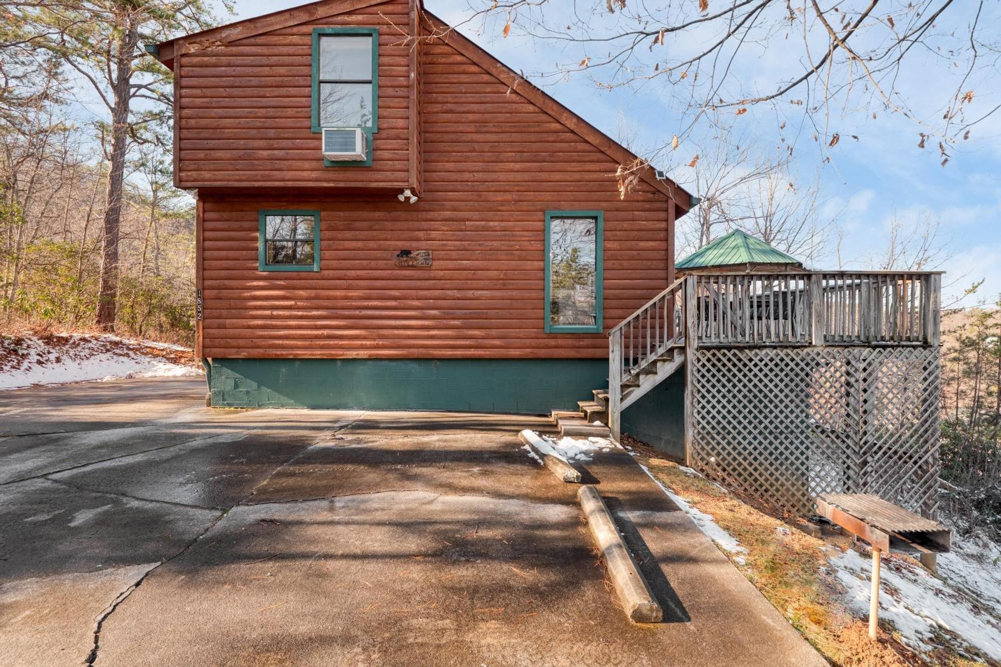 Fontana By Avantstay Gorgeous Mountain Cabin W Views Hot Tub Game Room Gatlinburg Luaran gambar