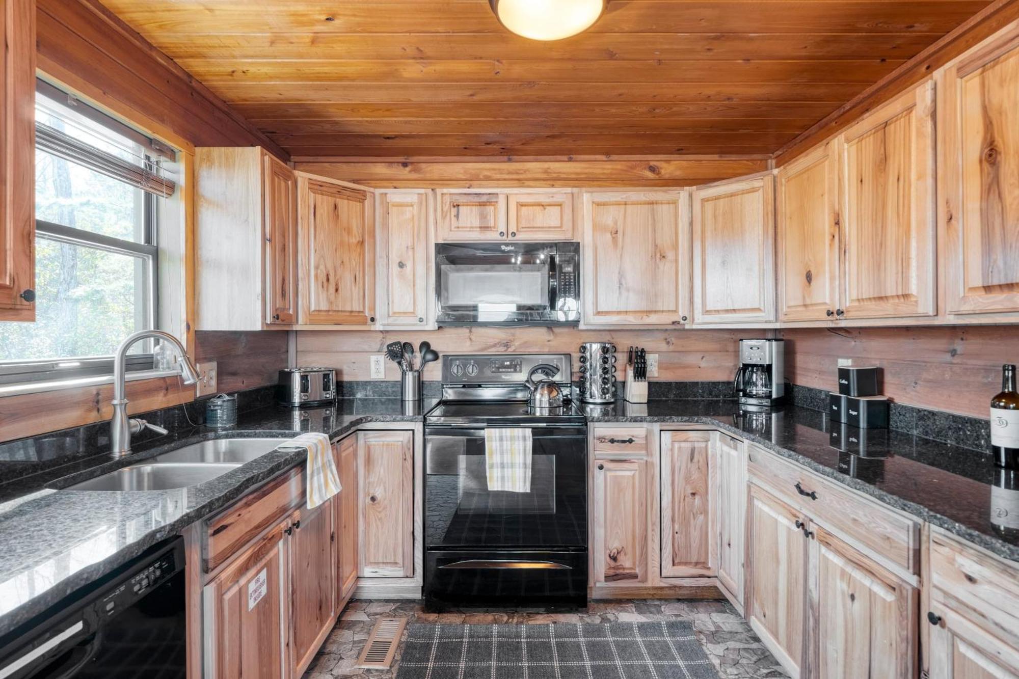 Fontana By Avantstay Gorgeous Mountain Cabin W Views Hot Tub Game Room Gatlinburg Luaran gambar